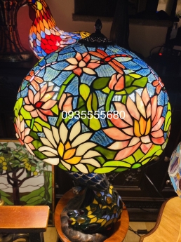 Đèn bàn tiffany hoạ tiết đầm sen độc lạ