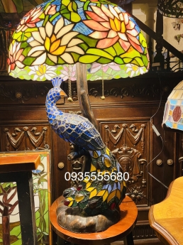 Đèn bàn tiffany hoạ tiết đầm sen độc lạ