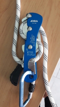 Khóa trượt dây đu chữ S