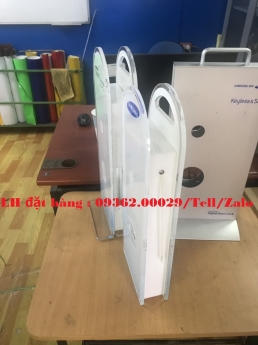 CHuyên sản xuất kệ đựng tờ rơi , kệ đựng tài liệu sản xuất lấy nhanh chóng , giá rẻ
