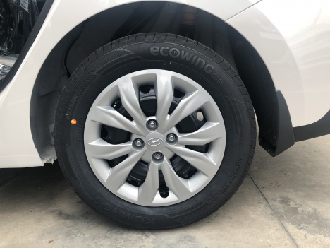 Xe Hyundai Accent 1.4 MT Tiêu Chuẩn 2021 - 426 Triệu