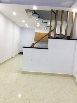 Nhà Nguyên Căn 2 Lầu Hẻm Xe Hơi 502 Huỳnh Tấn Phát, Quận 7