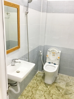 Nhà Nguyên Căn 2 Lầu Hẻm Xe Hơi 502 Huỳnh Tấn Phát, Quận 7