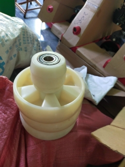 Bán phụ tùng xe nâng tay, bánh xe nâng tay giá rẻ 0905661595