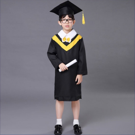 Xưởng may Tân Tiến chuyên áo tốt nghiệp