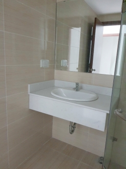 Chung cư IA20 Ciputra, CH 02PN 92m2, tầng trung, đã có sổ đỏ giá 2,3 tỷ.