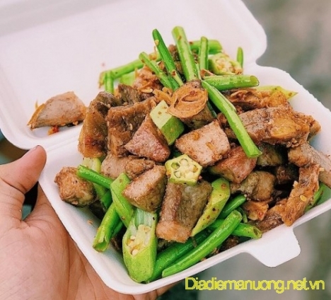 Vú Heo Chiên Giòn Cô Hoa Ngon Quận 11