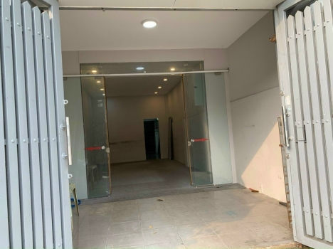 Cần bán gấp nhà tại Nguyễn Súy giá hợp lý
