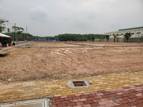 Đất mặt tiền Quốc Lộ 13 SHR thổ cư 100% sang tên liền