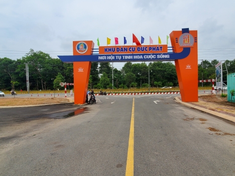 Cần bán lô đất nằm ngay mặt tiền QL13