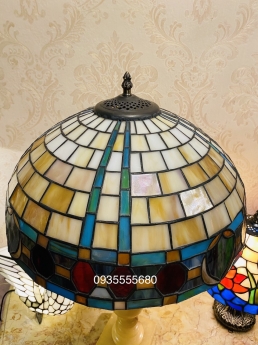 Đèn tiffany hoạ tiết phục hưng sang trọng