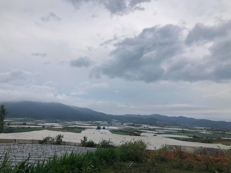 Đất nghỉ dưỡng ven Đà Lạt, view đẹp, có thổ cư, sổ hồng riêng hơn 500m2 giá 400 triệu