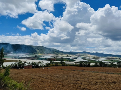 Đất nghỉ dưỡng ven Đà Lạt, view đẹp, có thổ cư, sổ hồng riêng hơn 500m2 giá 400 triệu