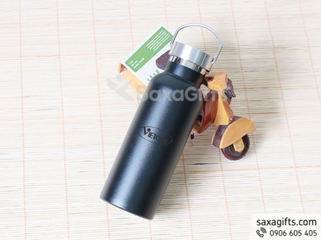 Bình giữ nhiệt in logo có nắp inox với quai xách tiện dụng