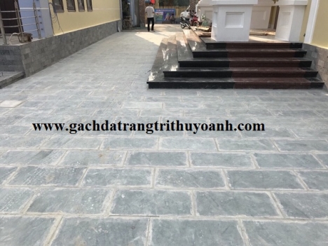 Đá tự nhiên lát sân vườn
