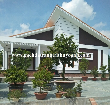Đá tự nhiên lát sân vườn
