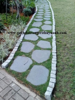 Đá tự nhiên lát sân vườn