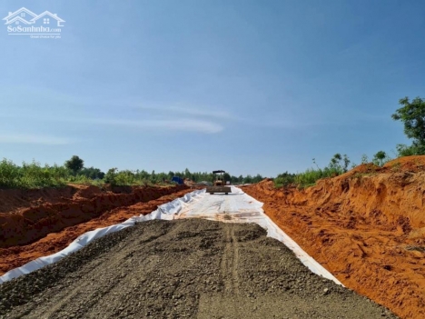 Lô Đất 4951m2, Hai Mặt Tiền Đường, Cách Liên Huyện 100m, Chuyển Được Thương Mại Dịch Vụ
