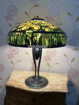 Đèn bàn tiffany hoạ tiết hoa tuylip hàng Mỹ
