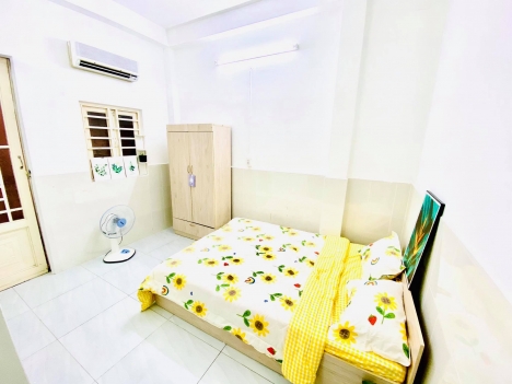 Phòng trọ Quận 1, Full nội thất, 25 m2 có ban công