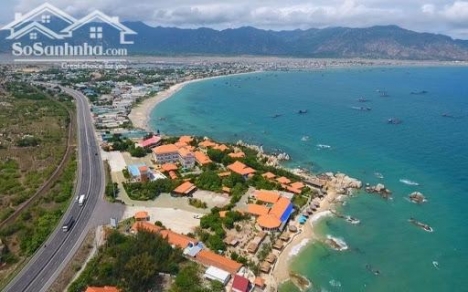 Cần bán lô đất vườn có đường trên sổ, ngay cạnh đường liên huyện, kênh nước