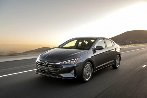 HYUNDAI ELANTRA giá tốt tháng 5/2021