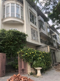 Bán nhà liền kề khu đô thị Văn Phú. Diện tích 140m2, lô góc 2 đường, vỉa hè rộng 5m kinh doanh siêu