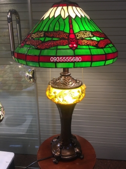 Đèn chuồn bàn tiffany sắc đỏ độc lạ