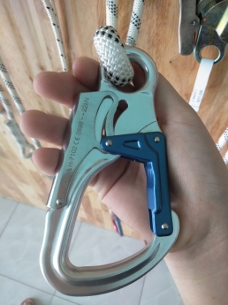Móc treo cố định