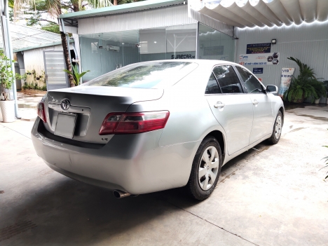 Bán xe Toyota Camry LE, đời 2007, màu Bạc, nhập khẩu Mỹ, giá 465 triệu
