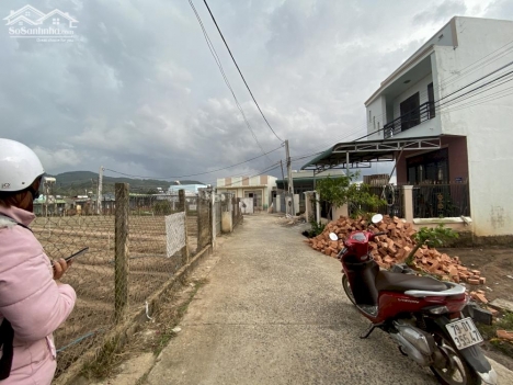 Bán 400m2 đất tại đường Lê Lợi- Liên Nghĩa- Đức Trọng giá 1,8 tỷ