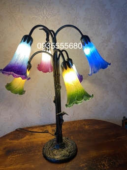 Đèn tiffany hoa loa kèn nhỏ xinh mới cập bến