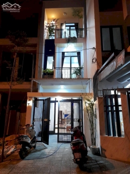 Bán nhà 3 tầng đường Đào Sư Tích gần bến xe trung tâm đà nẵng nhà thiết kế đẹp