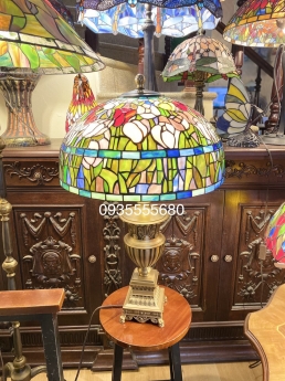 Đèn bàn tiffany hoạ tiết hoa tuylip hàng Âu cổ
