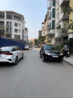 Cho thuê nhà 4 tầng 240m2 tại phường Phương Liệt quận Thanh Xuân