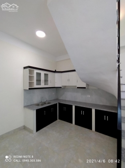 Nhà đẹp giá rẻ ngõ Cù Chính Lan, gần chợ, gần trường.