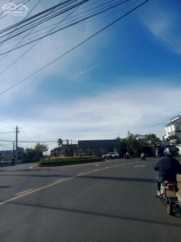 cần bán gấp lô đất trung tâm chợ mới Lộc An full thổ cư