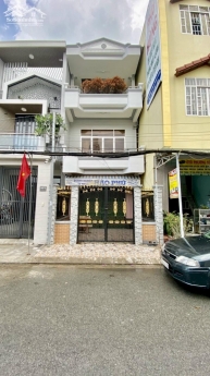 Nhà 2 lầu đầu KDC 148 đường 3 tháng 2 Cần Thơ giá dưới 6,5 tỷ thuận tiện kinh doanh