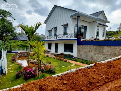 Bán nhà đẹp nghỉ dưỡng Bảo Lộc hẻm Phó Đức Chính cách trung tâm thành phố 5p