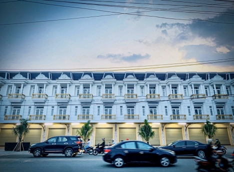 Săn ngay nhà phố đẳng cấp bậc nhất ngay trung tâm TP.Dĩ An,có sổ sẵn giá rẻ