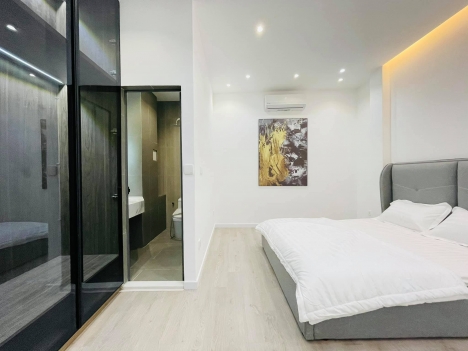 Bán Nhà Đường Dương Quảng Hàm 5x20 Trệt 2 Lầu ST Giá Chỉ 10,5 tỷ
