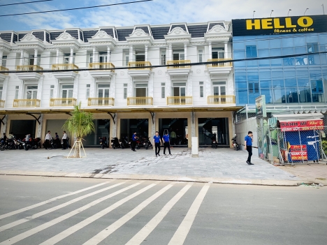 Nhà phố Dĩ An - Bình Dương , chính chủ , sổ hồng riêng , bao giá tốt nhất thị trường
