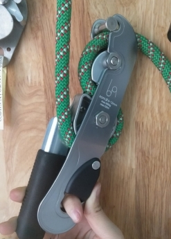 Khóa trượt dây đu lên xuống Tuba Trung Quốc