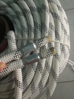 Dây dù 14li đu tòa nhà cao tầng