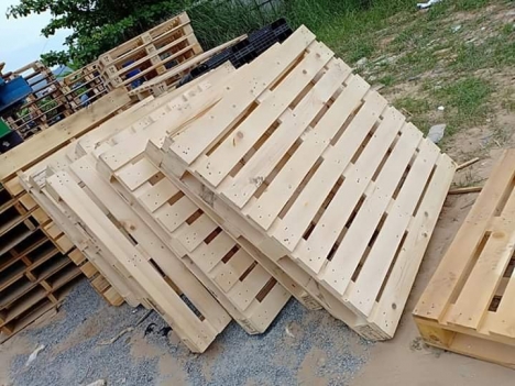 Pallet gỗ đẹp 1140x1140x150mm, giá 180k 0905661595 giao hàng toàn quốc