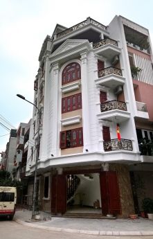 Để về quê ở gia đình em hoa muốn thanh khoản gấp căn nhà ở Tây Hồ mặt tiền 18m !