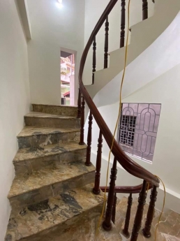Nhà 4 tầng mặt tiền hơn 4m! Cần bán gấp nhà trung tâm Đống Đa kinh doanh hay ở đều được!