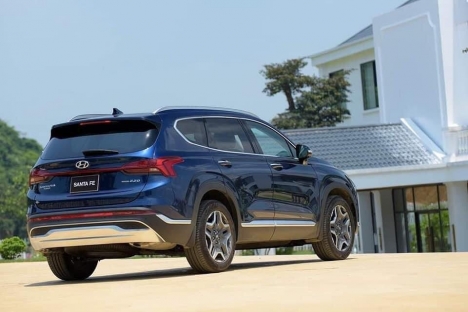 Cần bán Hyundai Santa Fe đời 2021