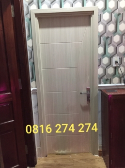 Cửa Nhựa Composite Giá Sốc Chỉ Từ 3.000.000 Bộ