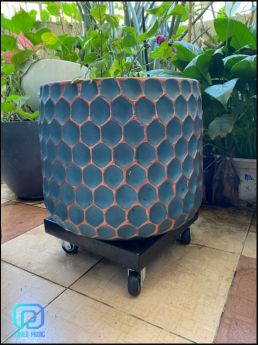 Đôn sắt có bánh xe 30x30, kệ sắt chắc chắn sơn tĩnh điện bền đẹp